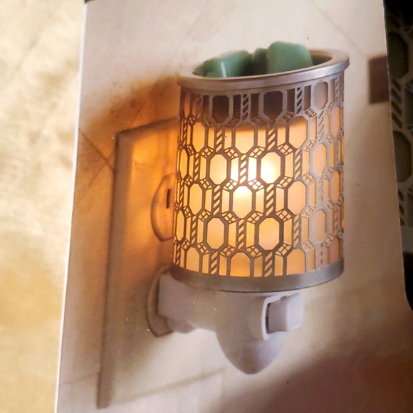 New Fragrance/Nitelite - Picture 8 of 9